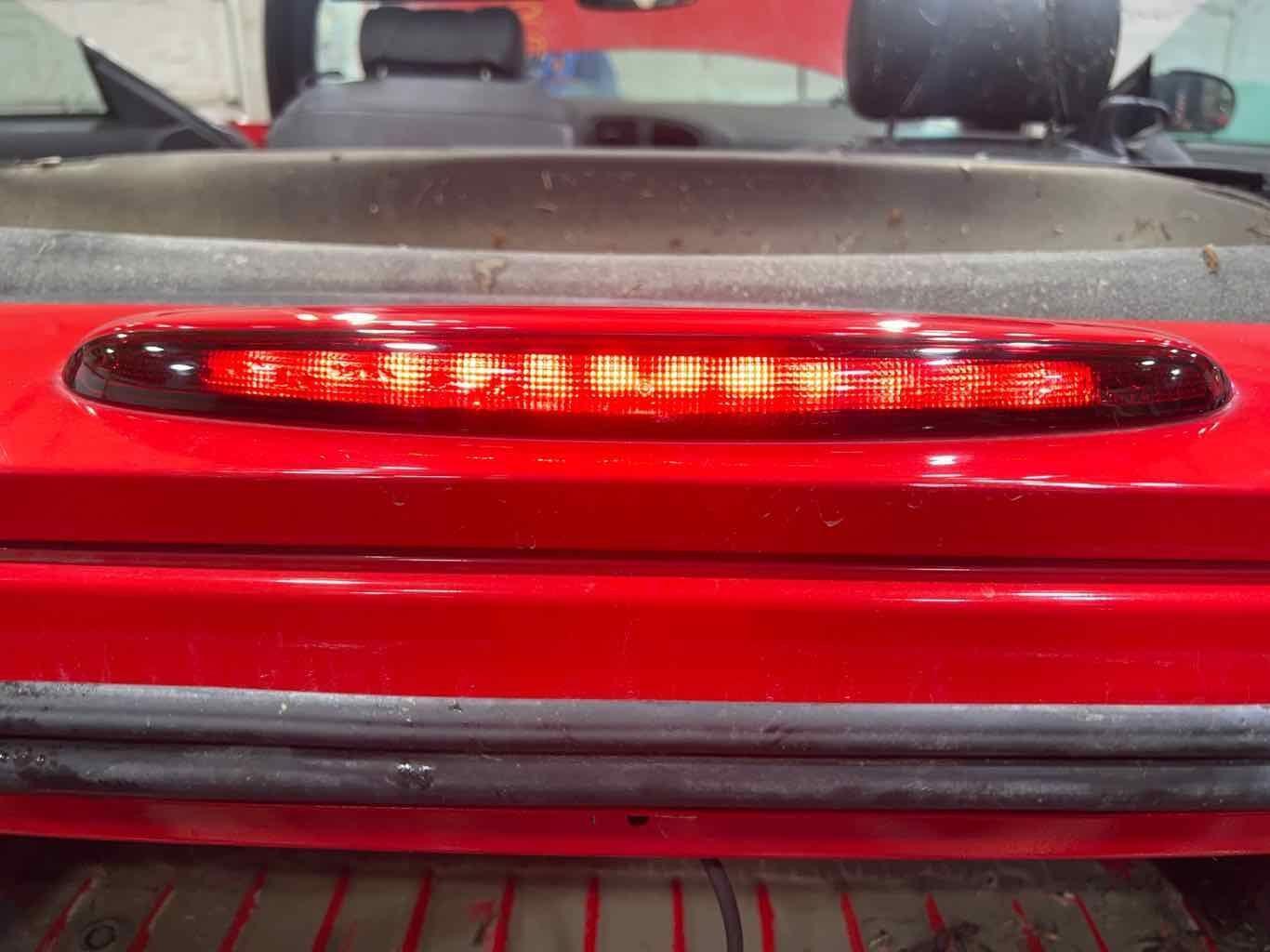 02-05 Ford Thunderbird LED 3RD Brake Light W/Surround (Colorado Red D3) Tested