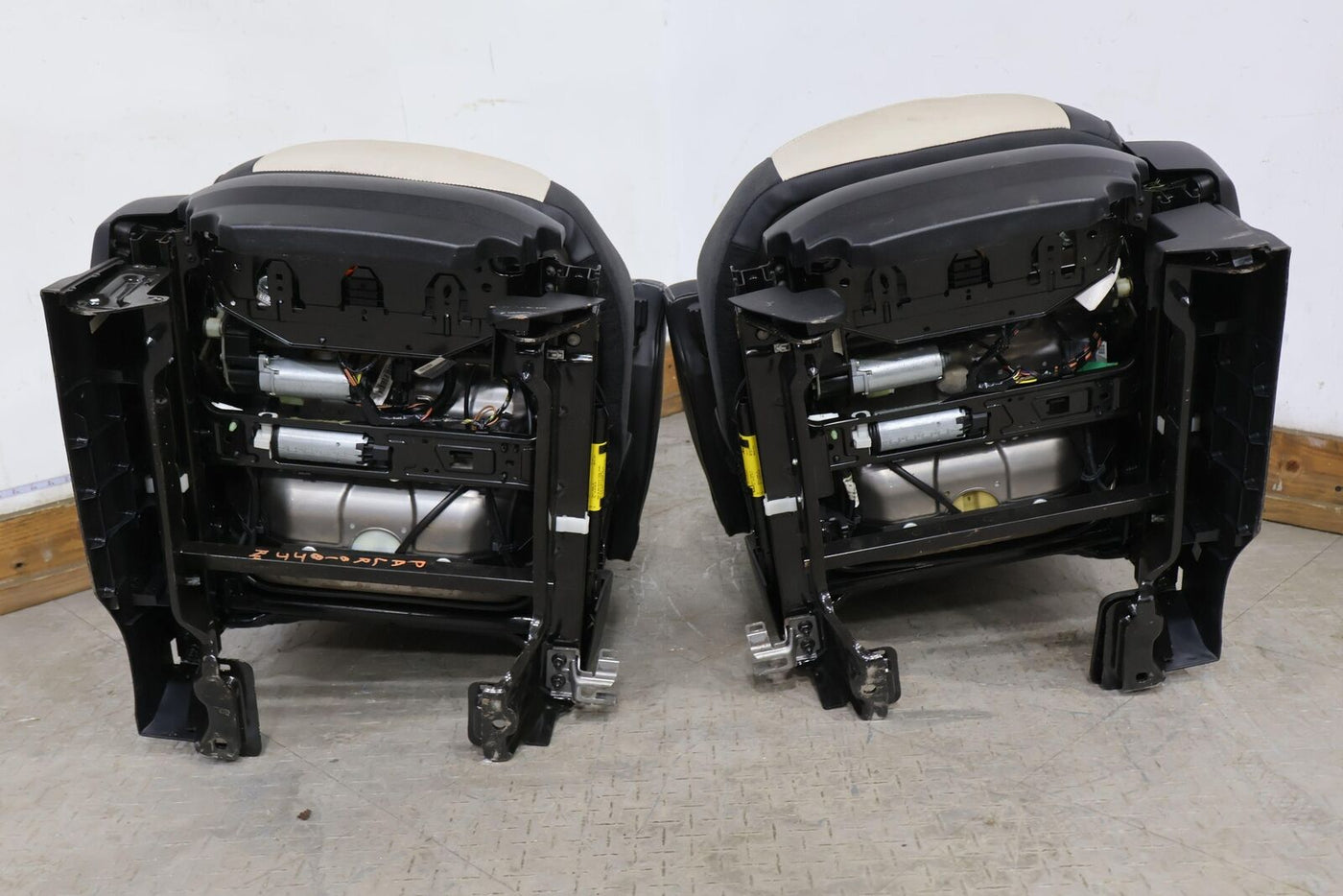 1013 Range Rover Sport Leather OEM Seat Set (Ivory & Ocean) W/ TV