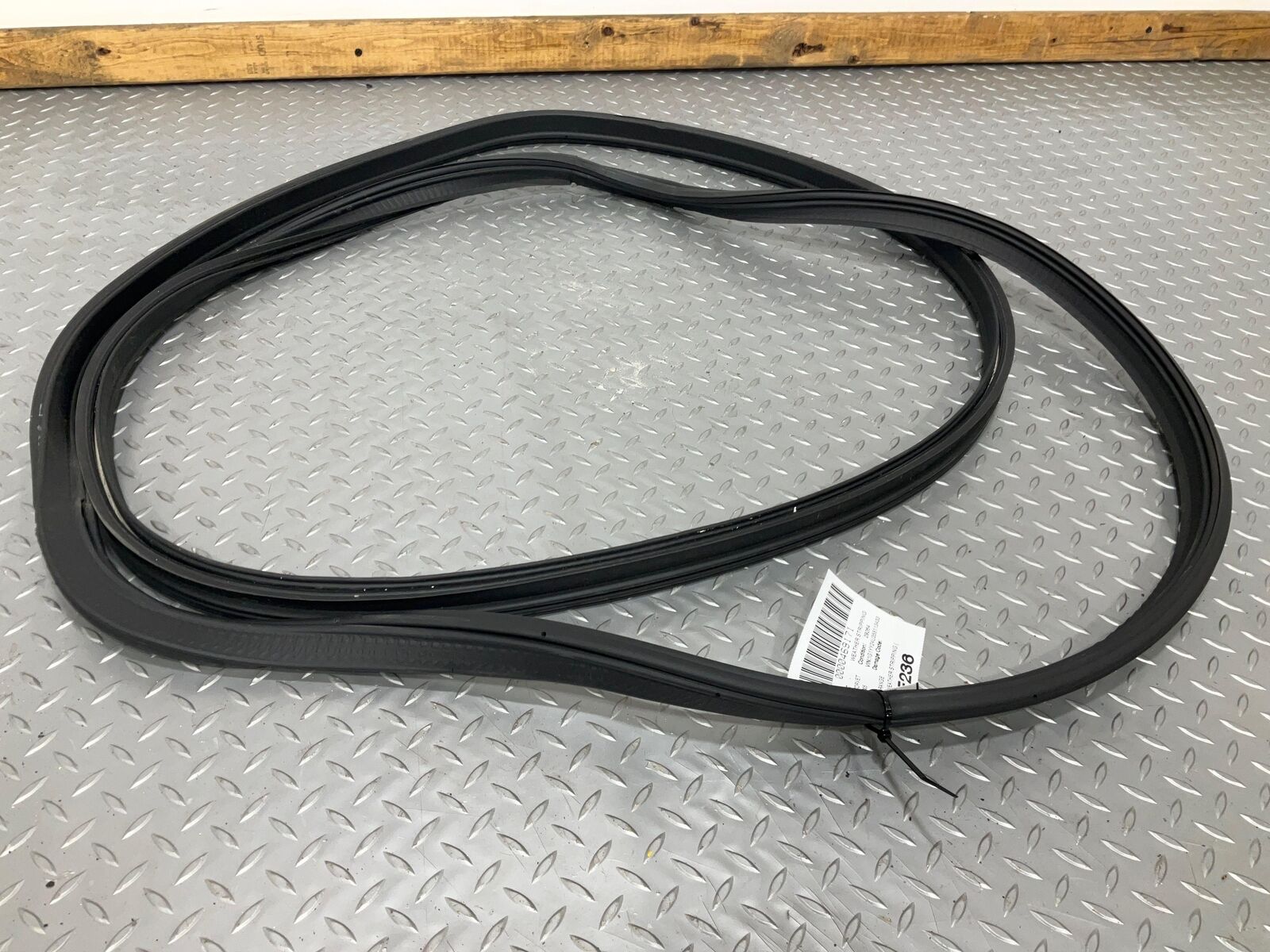 0513 Chevy Corvette C6 Rear Hatch Weather Stripping Gasket Seal (Coupe