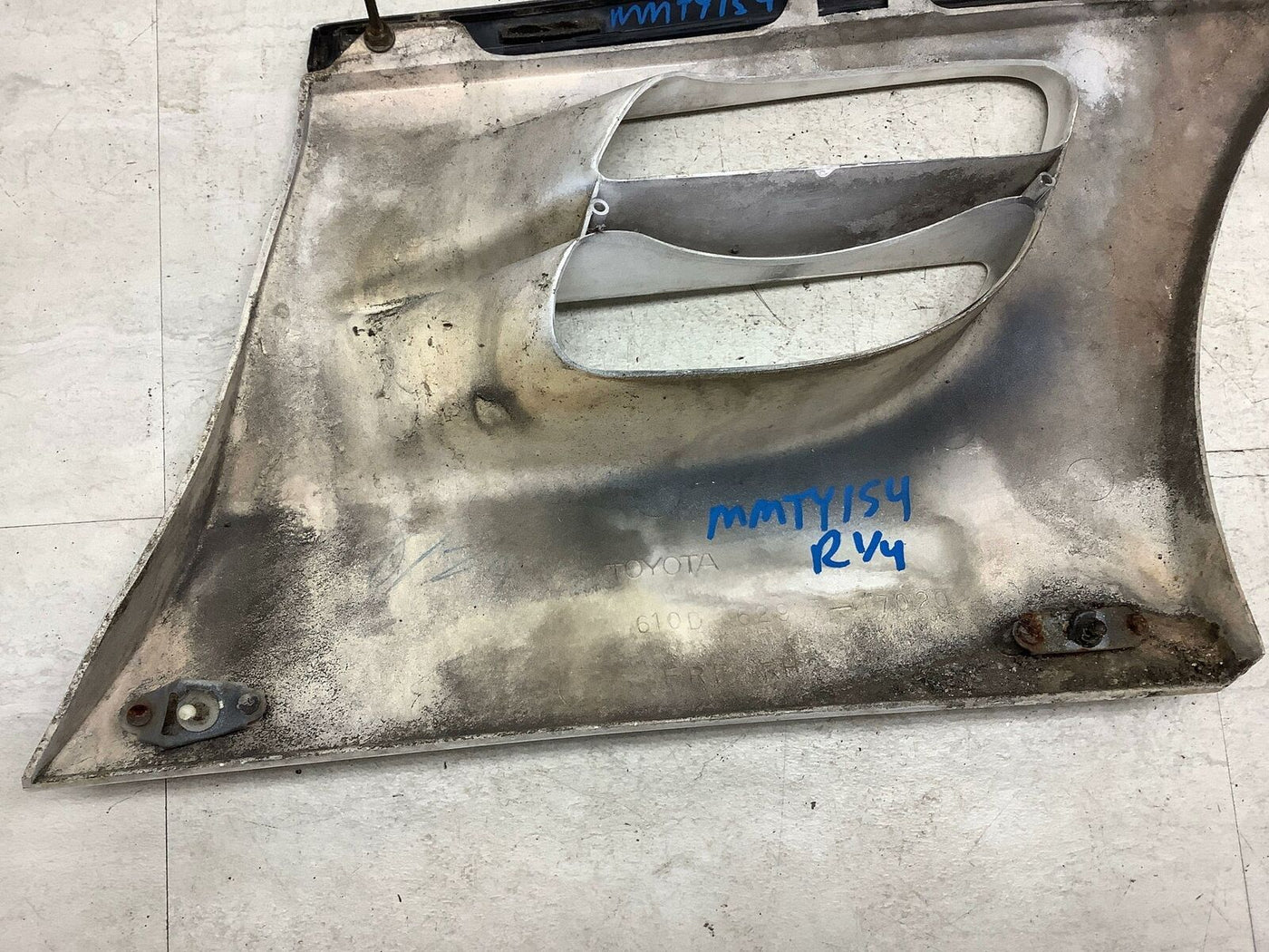 91-95 Toyota MR2 Passenger Right Quarter Panel Trim Moulding - White