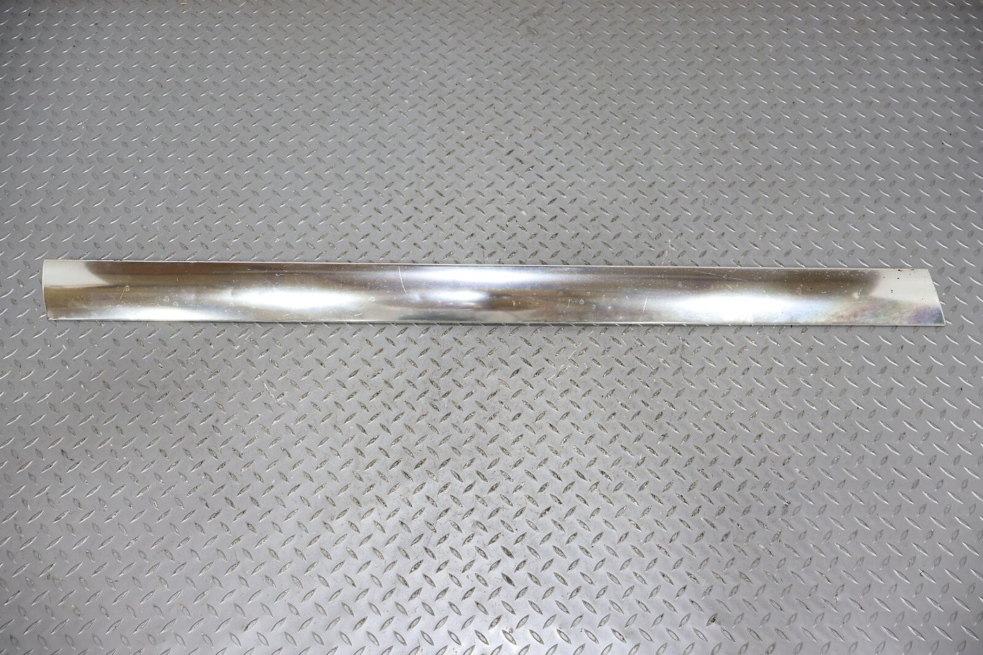 94-96 Chevy Caprice Wagon Front Left LH Door Moulding (Chrome) Lightly Weathered