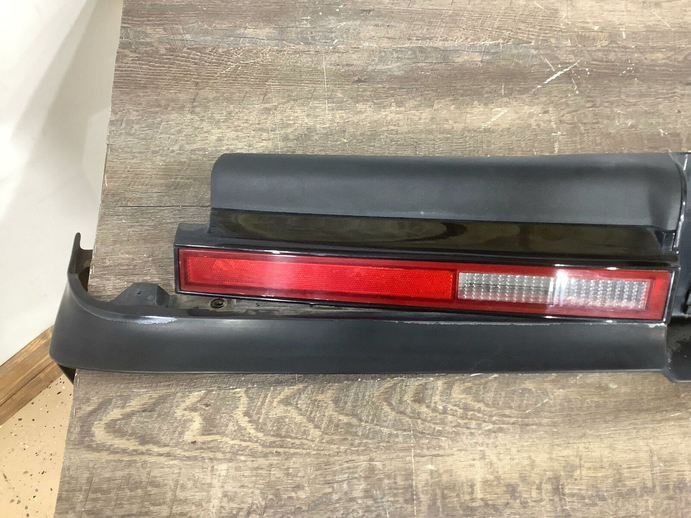 86-92 Lincoln Mark 7 Rear Tail Finish Panel W/ Inner Lights (Black) See Notes