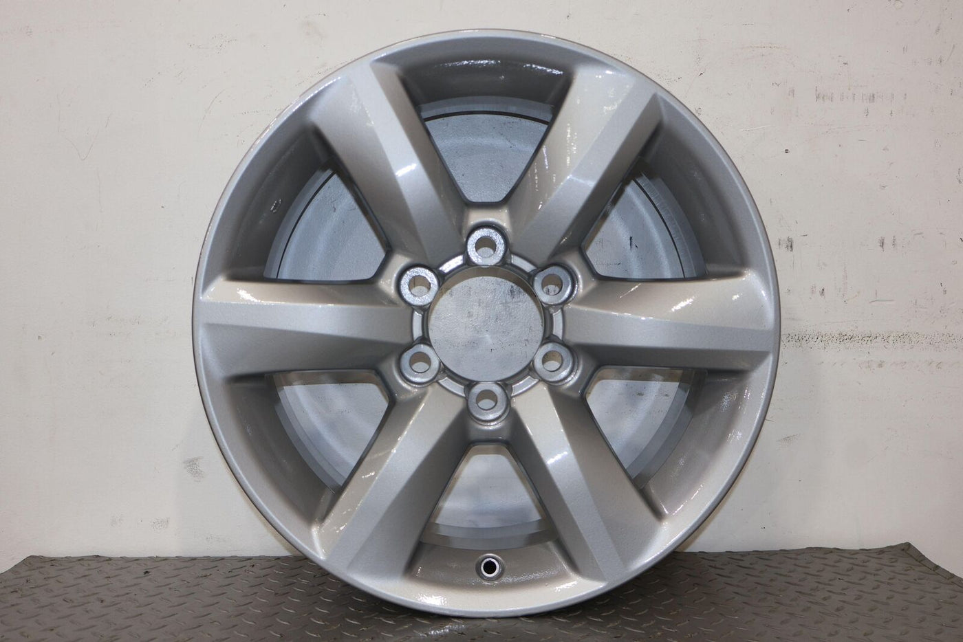 10-21 Lexus GX460 18x7.5 Alloy Wheels Set of 4 (Powdercoated SIlver) No Caps