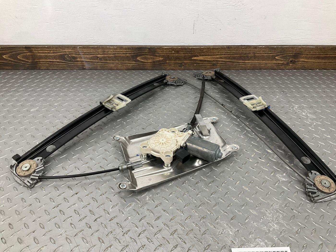 2008 Maybach 57 W240 Front Left LH Window Regulator (A2407200746) Tested