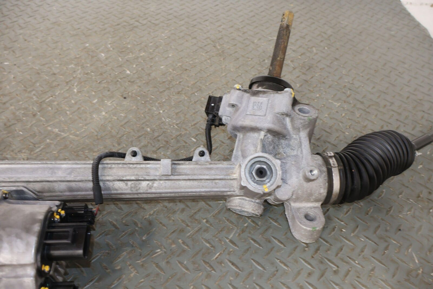 14-15 Chevy Camaro 6.2L Power Steering Rack & Pinion (6.2L) 76K Miles (23207194)
