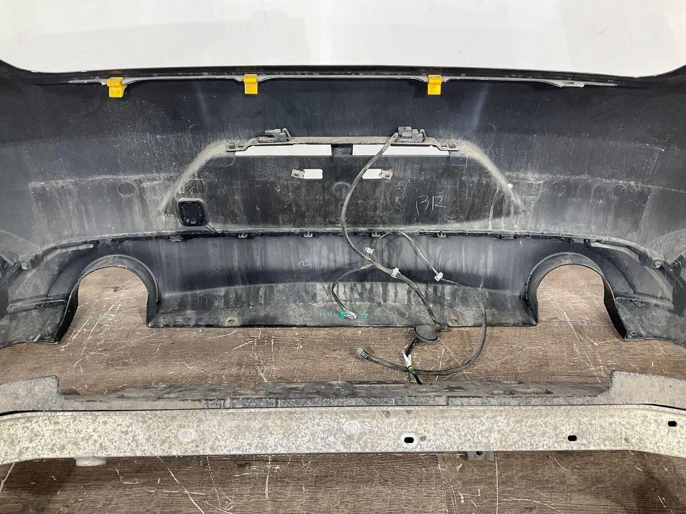 17-19 Infiniti Q60 Coupe Rear Bumper Cover (Midnight Black GAG) Scratches