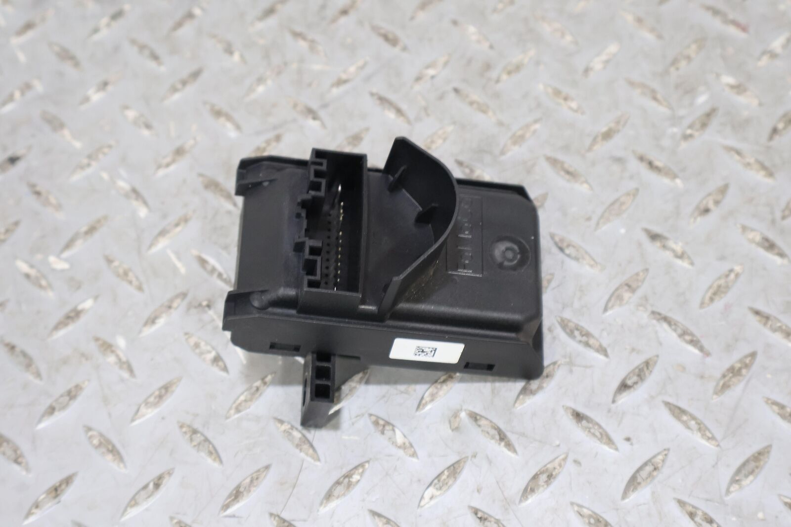 1520 Ford Mustang Smart Data Link Gateway Control Module (GR3T14F642