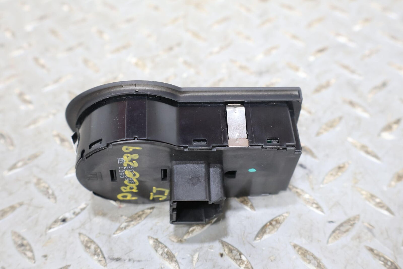 10-15 Chevy Camaro Headlight Control Switch (Tested) W/O Fog Light Switch