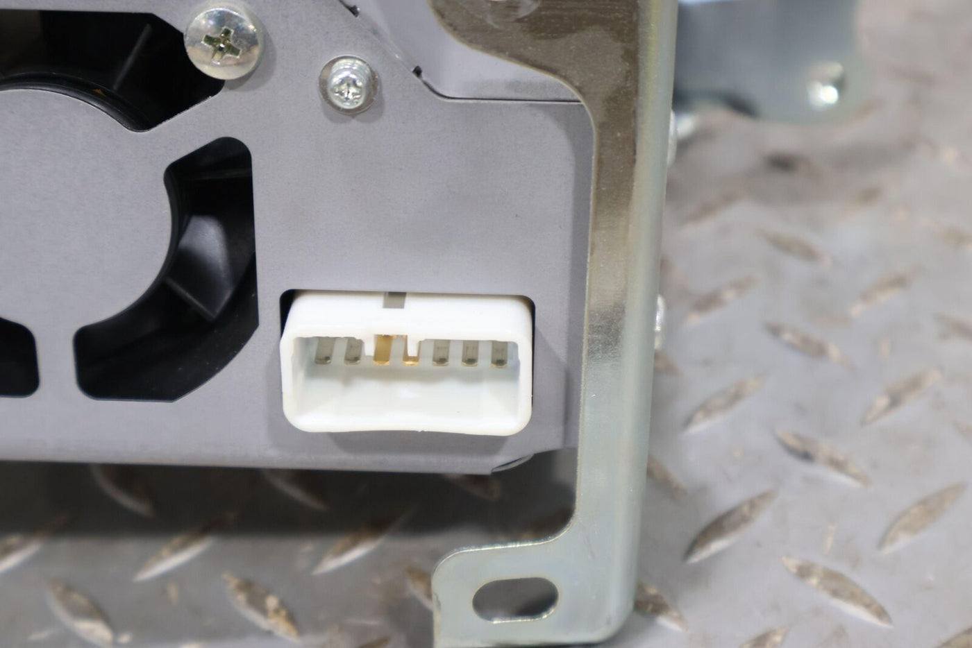 0714 Toyota FJ Cruiser OEM Power Voltage Inverter W/ Brackets J & J