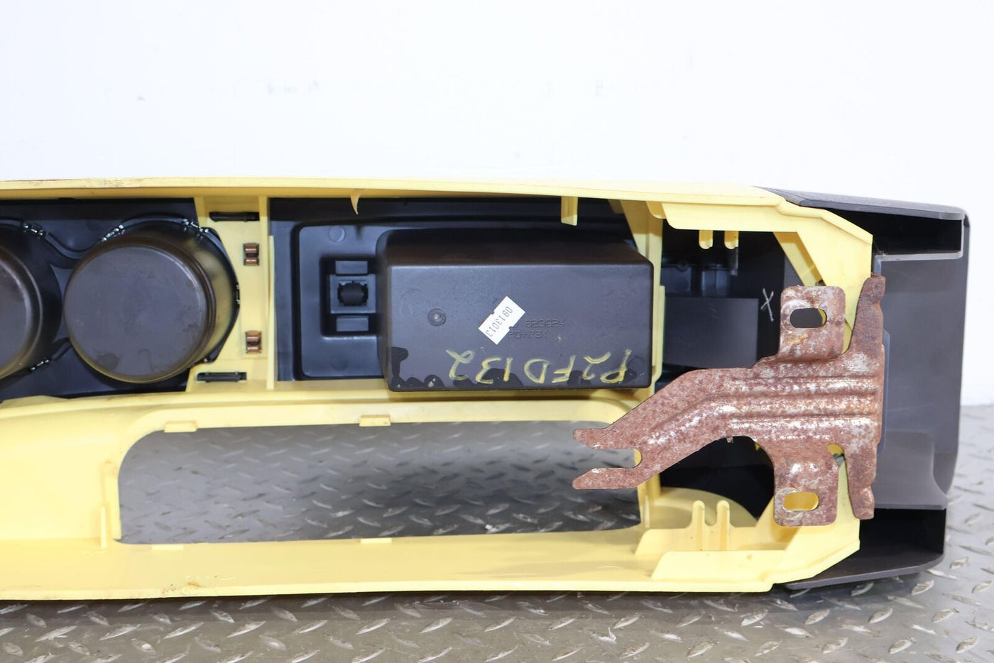 02-05 Ford Thunderbird Center Floor Console W/ Lid (Yellow & Black) Auto