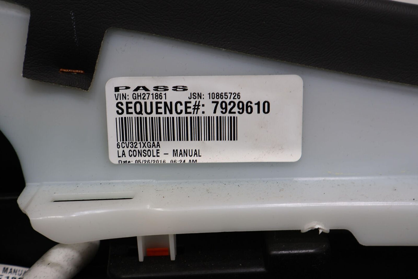 15-22 Dodge Challenger SRT8 Scat Pack Floor Console W/Lid (Black) Manual Trans