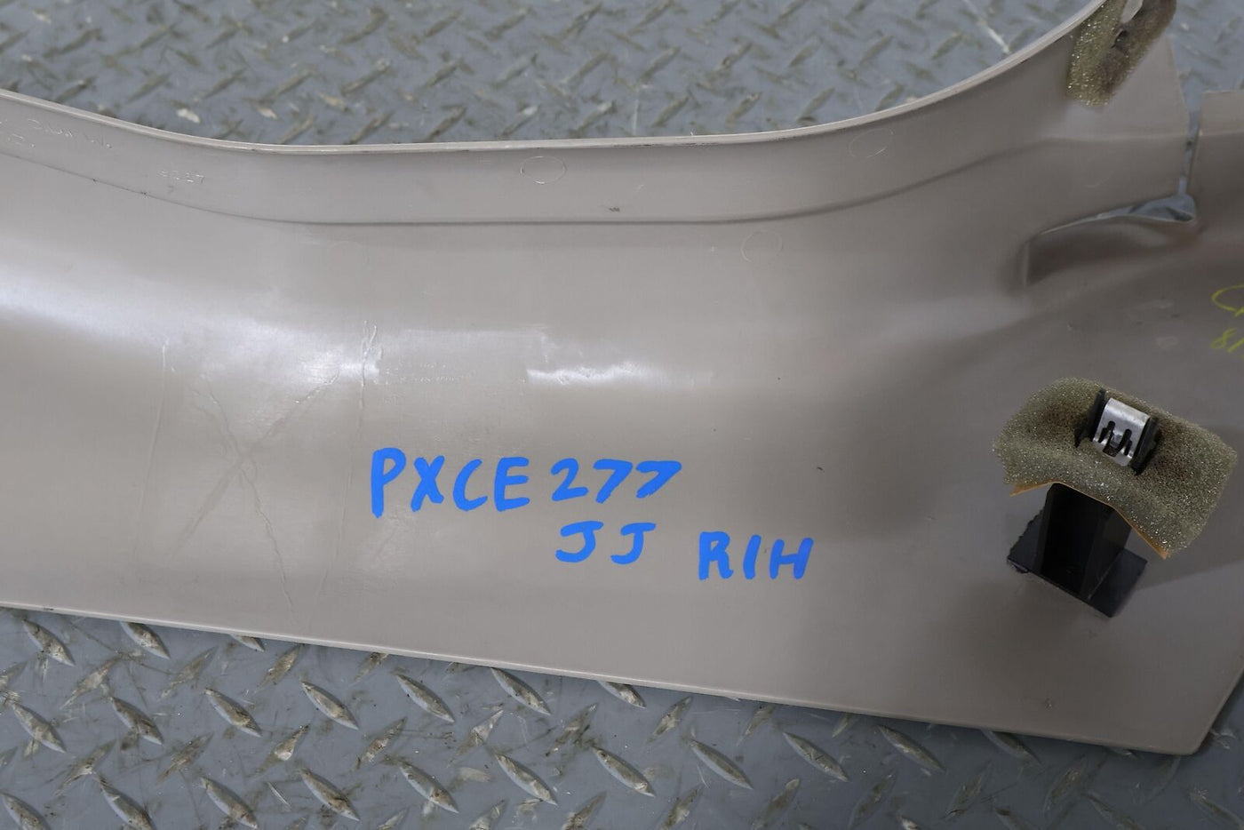97-04 C5 Corvette LH&RH Lower Interior B Pillar Trims (Light Gray) Convertible
